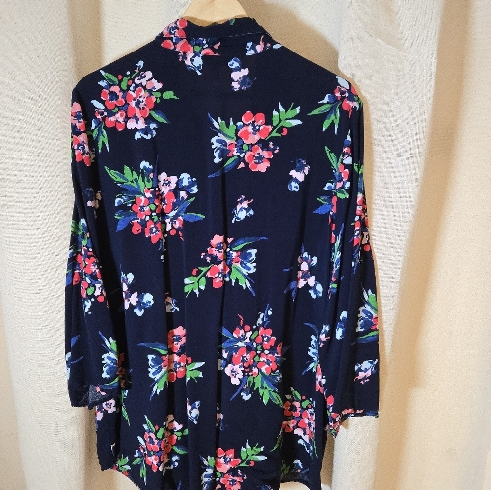 Woman Within Navy Floral Button Down Shirt/Tunic So Pretty! - Picture 3 of 3
